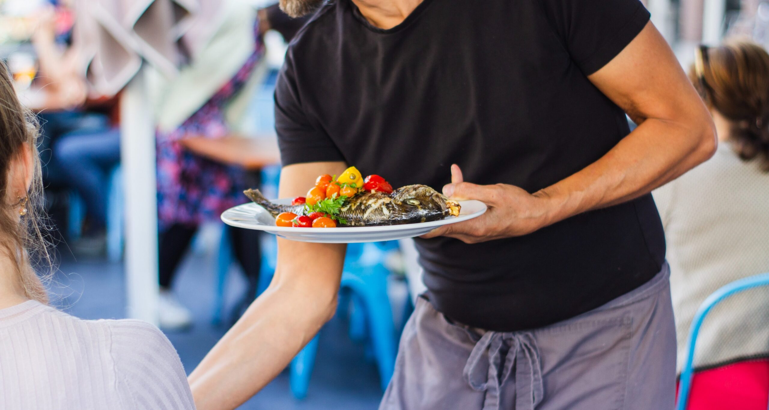 Food Runner: Essential Role in Restaurant Operations